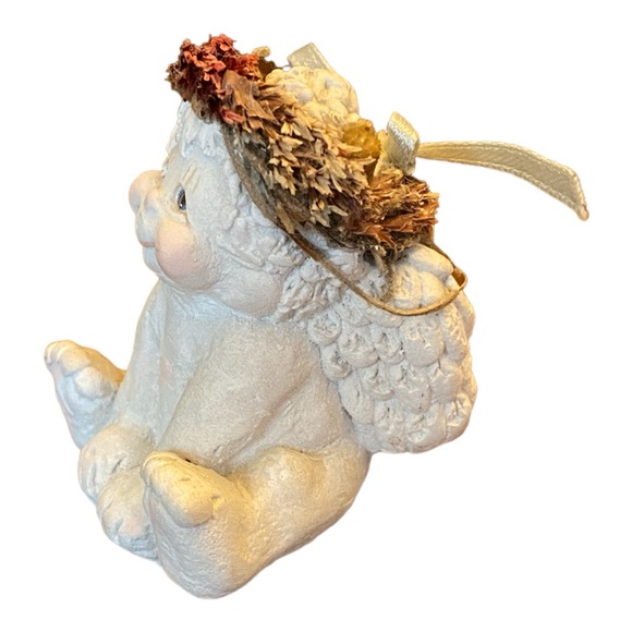 Vintage 1996 Dreamsicle Cherub sitting with hands in front. 2.5” tall - Picture 2 of 5